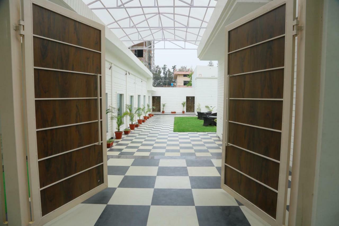 The English Garden Mohali Exterior photo